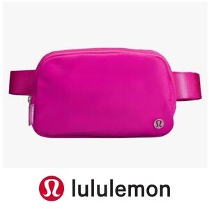 💕 NWT Lululemon Everywhere 1L Belt Bag 1L in Sonic Pink 💕